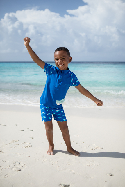 Playshoes Strój kąpielowy z filtrem UV dla dzieci – strój kąpielowy dwuczęściowy dla chłopca Rekin rozmiar 86/92