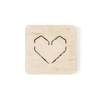 Gra KÓŁKO I KRZYŻYK w pudełku, z drewna, "Miłość to…", motyw serca, kolor naturalny, Babai, EKO